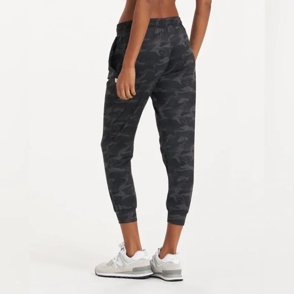 Vuori Performance Jogger Women's DreamKnit Black Camo Size Small - Picture 2 of 13